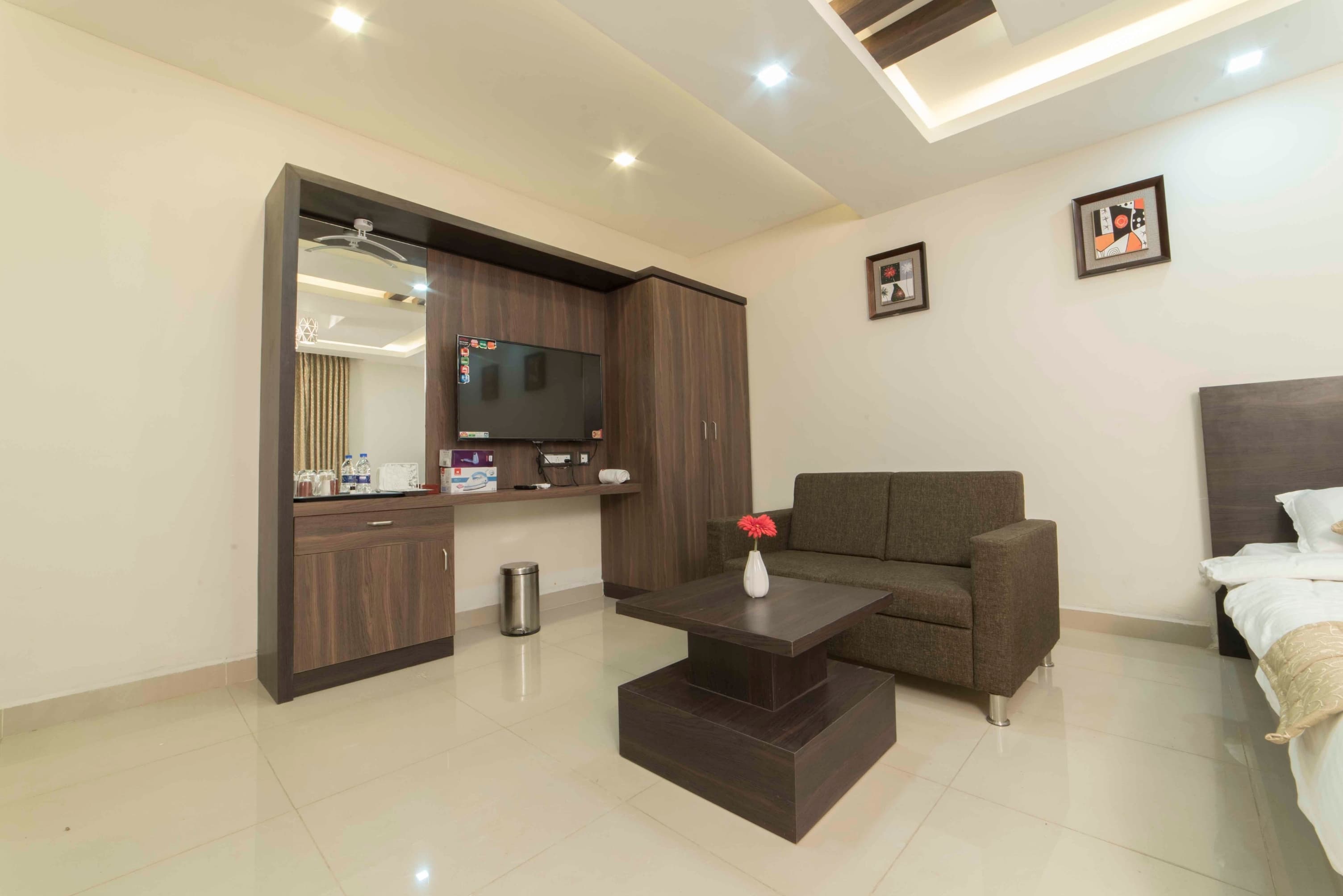 VIP Executive Suite 4